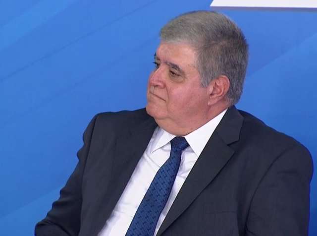 Marun toma posse como ministro e se diz &quot;soldado&quot; de Temer 
