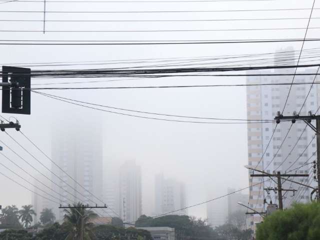 Umidade sobe e neblina ainda encobre c&eacute;u, mas aeroporto opera normalmente 