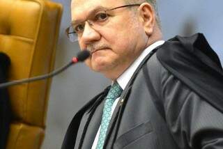 Ministro Edson Fachin, durante sessão do Supremo Tribunal Federal para julgar como deve ser o rito de tramitação do processo de impeachment da presidente Dilma Rousseff no Congresso (Foto: José Cruz/Agência Brasil)