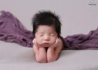 Fotógrafa diz que momento ideal para ensaio newborn é entre 7 e 15 dias de vida (Foto: Regina Pelini)