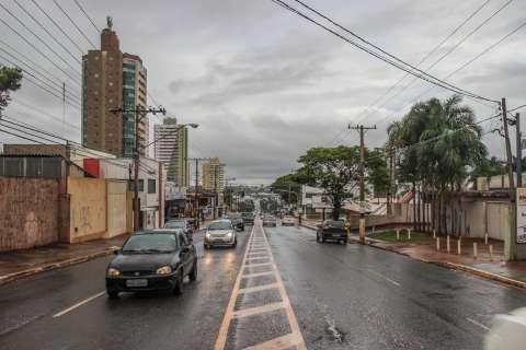 Frente fria mostra for&ccedil;a amanh&atilde; e term&ocirc;metros v&atilde;o marcar 9&ordm;C em MS