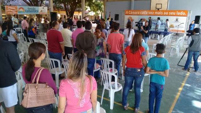 Moradores do Tijuca reclamam da aus&ecirc;ncia dos vereadores