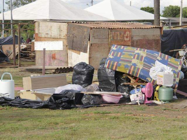 Vizinha arrecada materiais para moradores vindos da Cidade de Deus