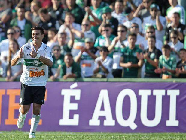  Coritiba usa pontaria de Ayrton para golear Cruzeiro 