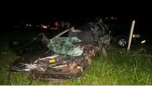 Acidente entre van e carro mata jovem de 20 anos na BR-163