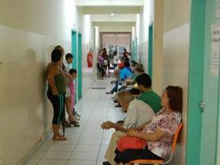 Pacientes aguardam atendimento na UPA Cel. Antonino, que em breve vai receber estagiários para ajudar os usuários durante a espera (Foto: Arquivo)