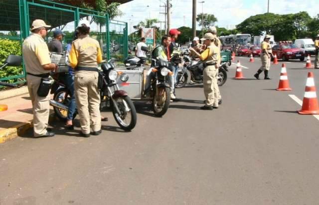 Agetran come&ccedil;a a usar radares m&oacute;veis em blitz surpresa na Capital