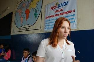 Professora Bruna explica como vai funcionar o projeto na escola da Moreninha III. (Foto: Pedro Peralta) 