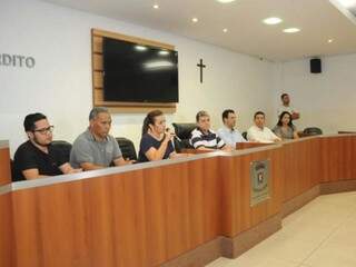 Adriane Lopes se reuniu com vereadores para discutirem detalhes sobre revogação da taxa do lixo. (Foto: Paulo Francis)