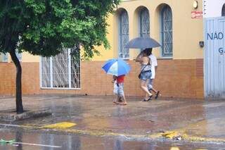 Chuvas passageiras deverão predominar no feriadão na maioria das cidades de MS (Foto: Marcos Ermínio)