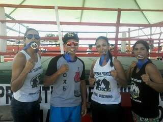 Time de boxe no Circuito MS, formado por Luís Cláudio, Fátima, Debora e Mayra (FDBMS/Divulgação)