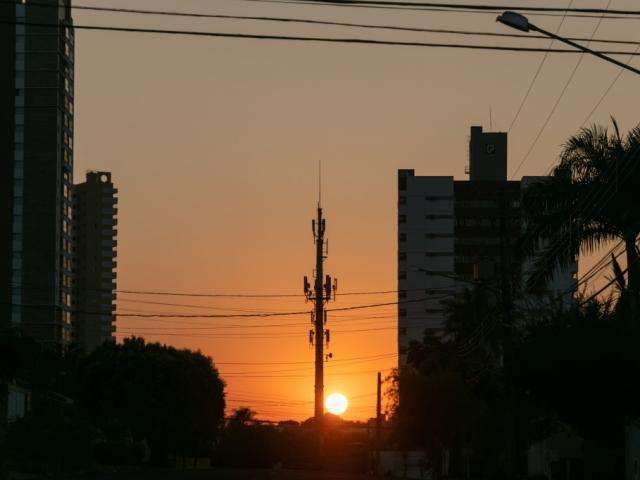 Meteorologia prev&ecirc; quinta-feira de c&eacute;u claro e n&eacute;voa seca em MS