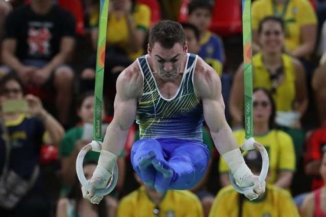 Arthur Zanetti volta ao p&oacute;dio e leva a medalha de prata nas argolas