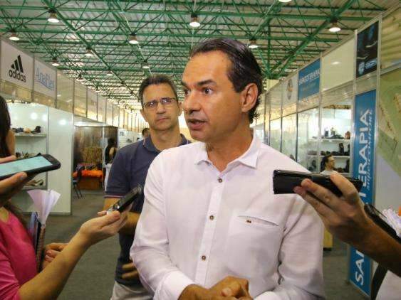 Prefeito lan&ccedil;a programa&ccedil;&atilde;o e mascote do Carnaval 2018 nesta ter&ccedil;a-feira