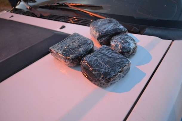 Mulher de 29 anos &eacute; presa com 1,8 kg de coca&iacute;na