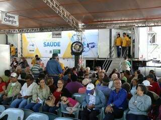 Caravana da Saúde abriu atendimento hoje no pátio do HR. (Foto: Fernando Antunes)
