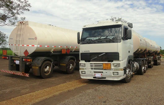  PRE apreende carreta e carros carregados com cigarros na MS-276