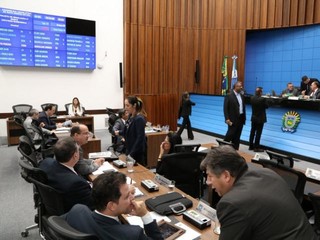 Deputados estaduais durante sessão na Assembleia (Foto: Victor Chileno/ALMS)