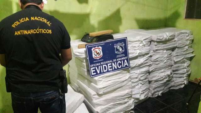 Pol&iacute;cia procura armas, mas encontra 1.500 kg de maconha em Pedro Juan
