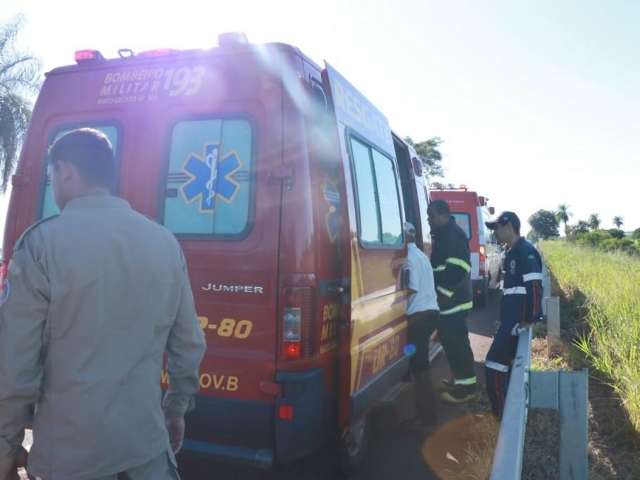 Colis&atilde;o entre dois carros na BR-262 mata duas pessoas e deixa feridos