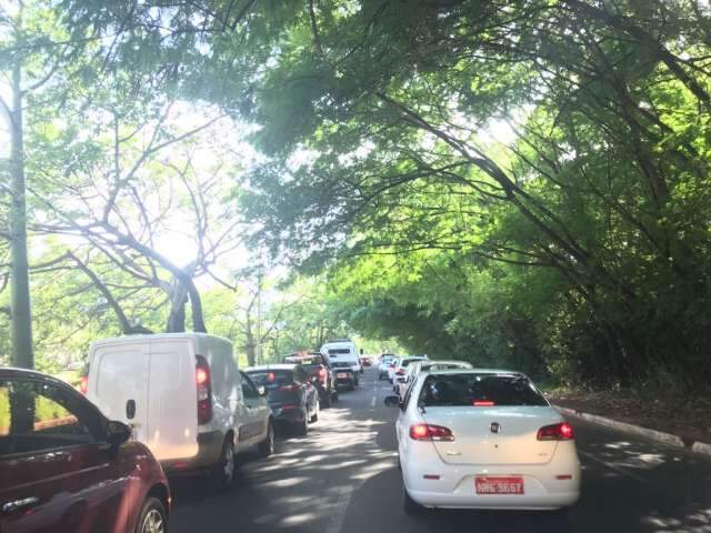 Pol&iacute;cia recolhe 25 motos e flagra 24 motoristas sem CNH 