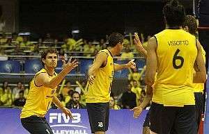 V&ocirc;lei do Brasil vence Bulg&aacute;ria e avan&ccedil;a na lideran&ccedil;a de grupo