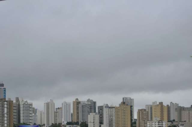 Tempo vai permanecer nublado todo o final de semana; chove mais amanh&atilde;