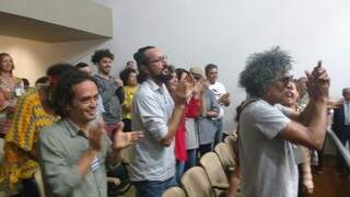 Representantes da cultura aplaudem aprovação de projeto na Assembleia (Foto: Leonardo Rocha)