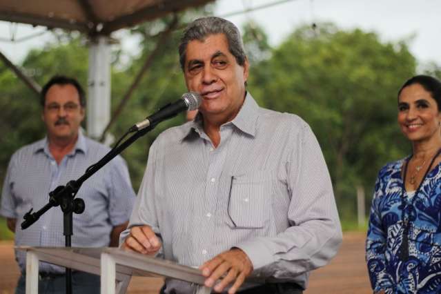 Antes das f&eacute;rias, Andr&eacute; adota ritmo fren&eacute;tico de inaugura&ccedil;&atilde;o de obras