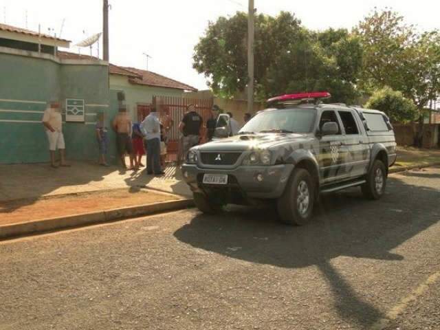  Bandido assalta casa de PM, rende filhos e diz que um deles est&aacute; envolvido