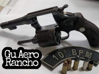 Mulher foge de c&aacute;rcere, pede ajuda em restaurante e marido &eacute; preso com arma 