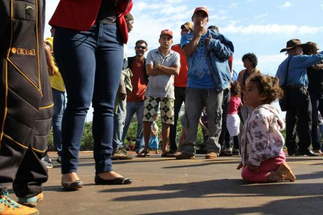 Manifestantes bloqueiam Afonso Pena em protesto por moradias