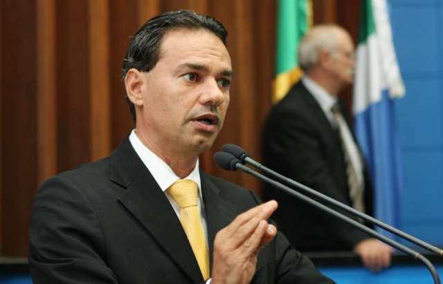Projeto muda estatuto e garante pens&atilde;o a pais de policial morto em conflito