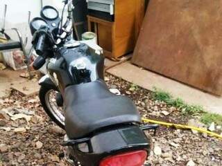 Adolescente pilotava moto roubada. (Foto: Divulgação/PM)