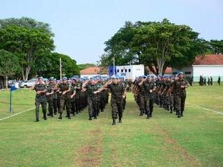 Ex-integrantes da Força de Paz no Haiti, em solenidade realizada hoje. (Foto: Divulgação)