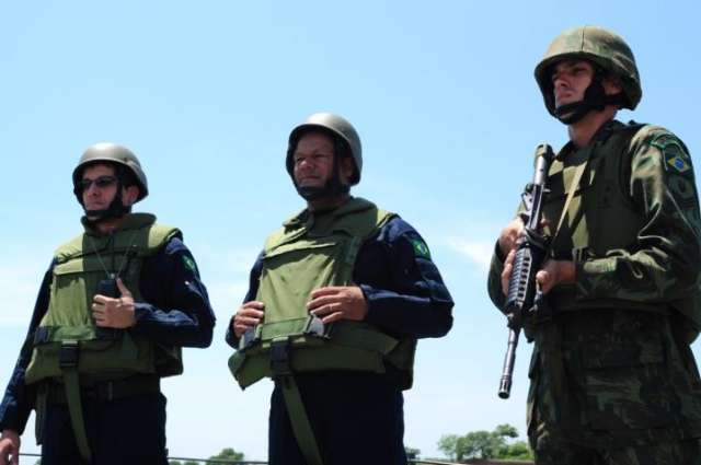 Opera&ccedil;&atilde;o &Aacute;gata tem pelot&atilde;o contra material radioativo
