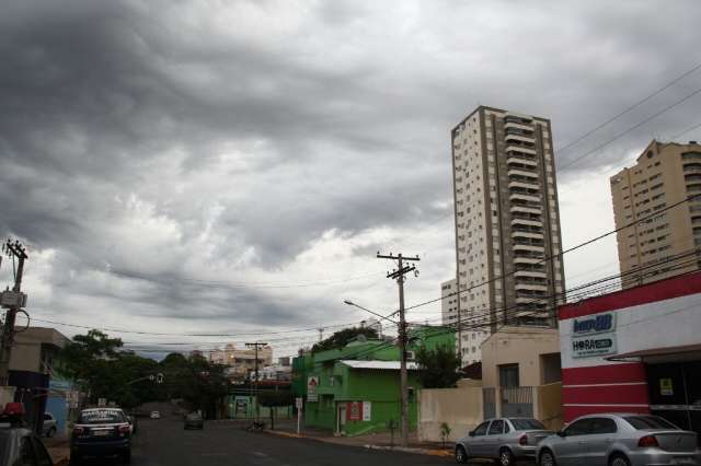 Sábado amanhece nublado, garoando e Inmet prevê trovoadas - Meio Ambiente -  Campo Grande News