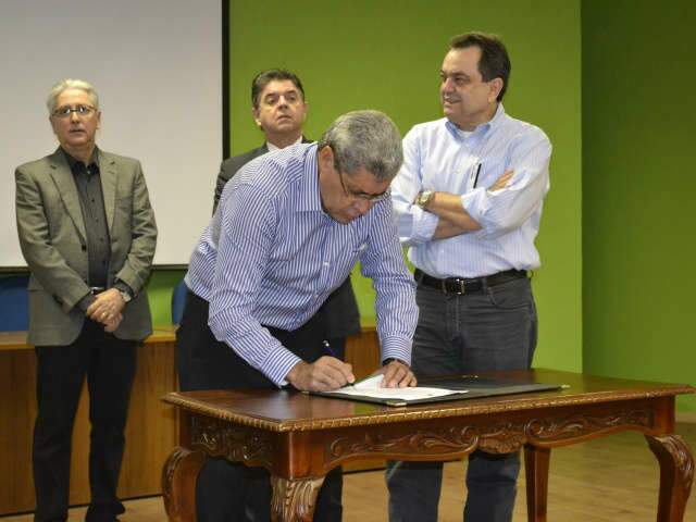  Governo quer que TCE defina regra para &quot;dar baixa&quot; em d&iacute;vida podre 