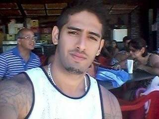 Rafaelde Souza Carmo, 25 anos, estava na garupa de moto atingida por camionete e não usava capacete. Ele morreu no local (Foto: Reprodução?Facebook)