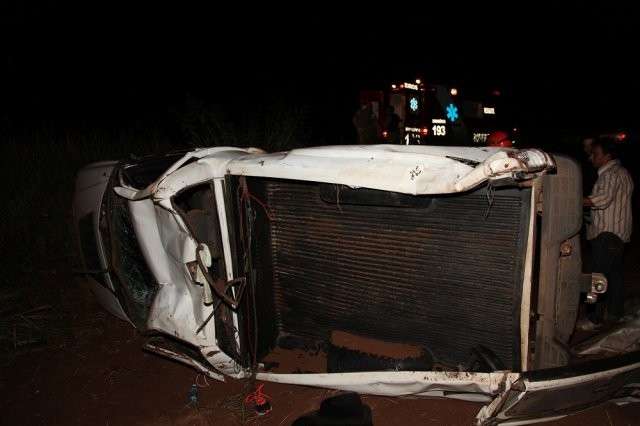 Caminhonete capota e motorista &eacute; arremessado na BR-163