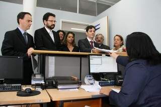 Renúncia coletiva de advogados foi protocolada nesta segunda-feira. (Foto: Marcos Ermínio)