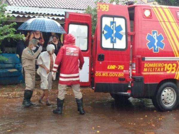 Idoso &eacute; levado para Santa Casa depois de levar golpe na cabe&ccedil;a em assalto