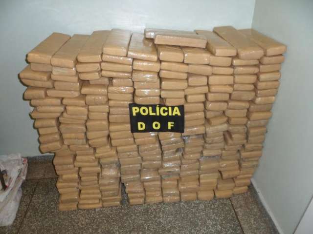 Campo-grandense &eacute; preso na MS-162 com mais de 240 kg de maconha