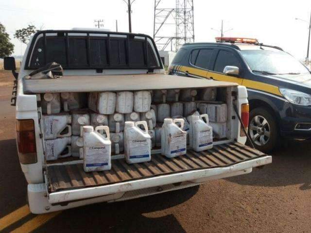 PRF aprende uma tonelada de agrot&oacute;xico contrabandeado