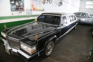 Clássico Cadillac Limousine de 1990, é a preferência dos apaixonados por relíquias. (Foto: Fernando Antunes) 