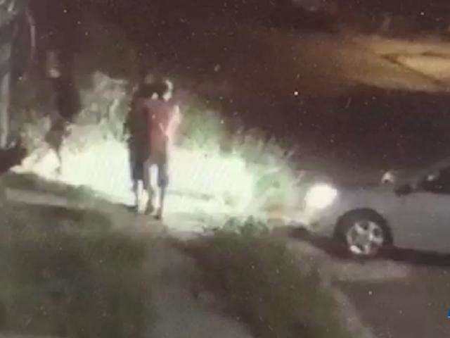 V&iacute;deo mostra roubo de Corolla antes de jovens serem mortos em confronto