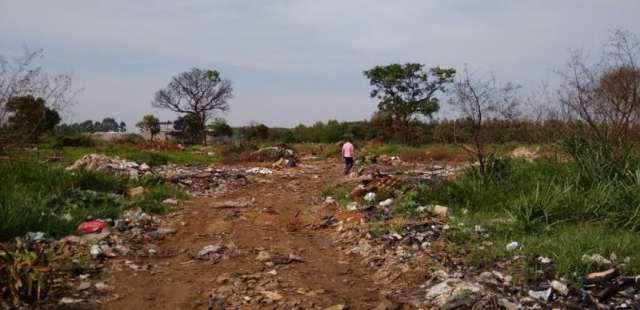 Equipe constata forma&ccedil;&atilde;o de novo lix&atilde;o em &aacute;rea ao lado de aterro