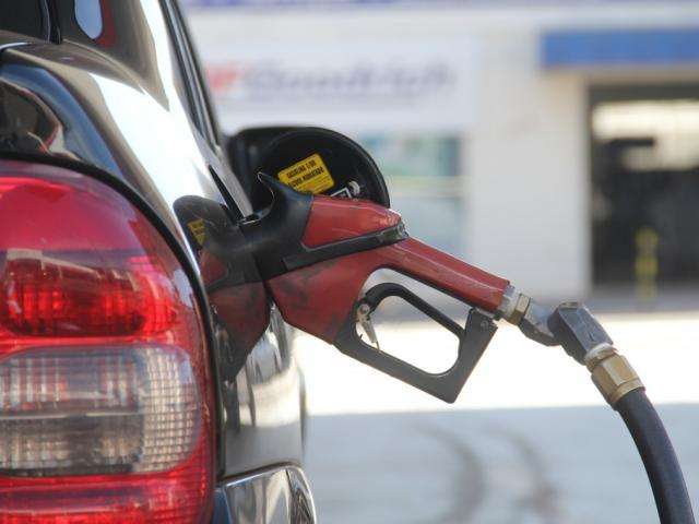 Prepare o bolso: Petrobras reajusta gasolina ao maior pre&ccedil;o em 10 meses