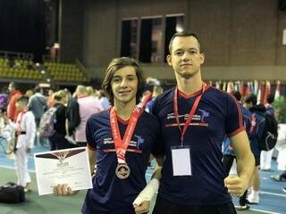 Natan e Leonardo representaram MS em competição internacional (Foto: Arquivo pessoal)