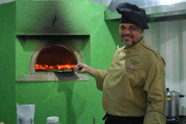 Com doces e salgados, Karand&aacute; Vila Gourmet abre as portas na rua Vit&oacute;rio Zeolla 